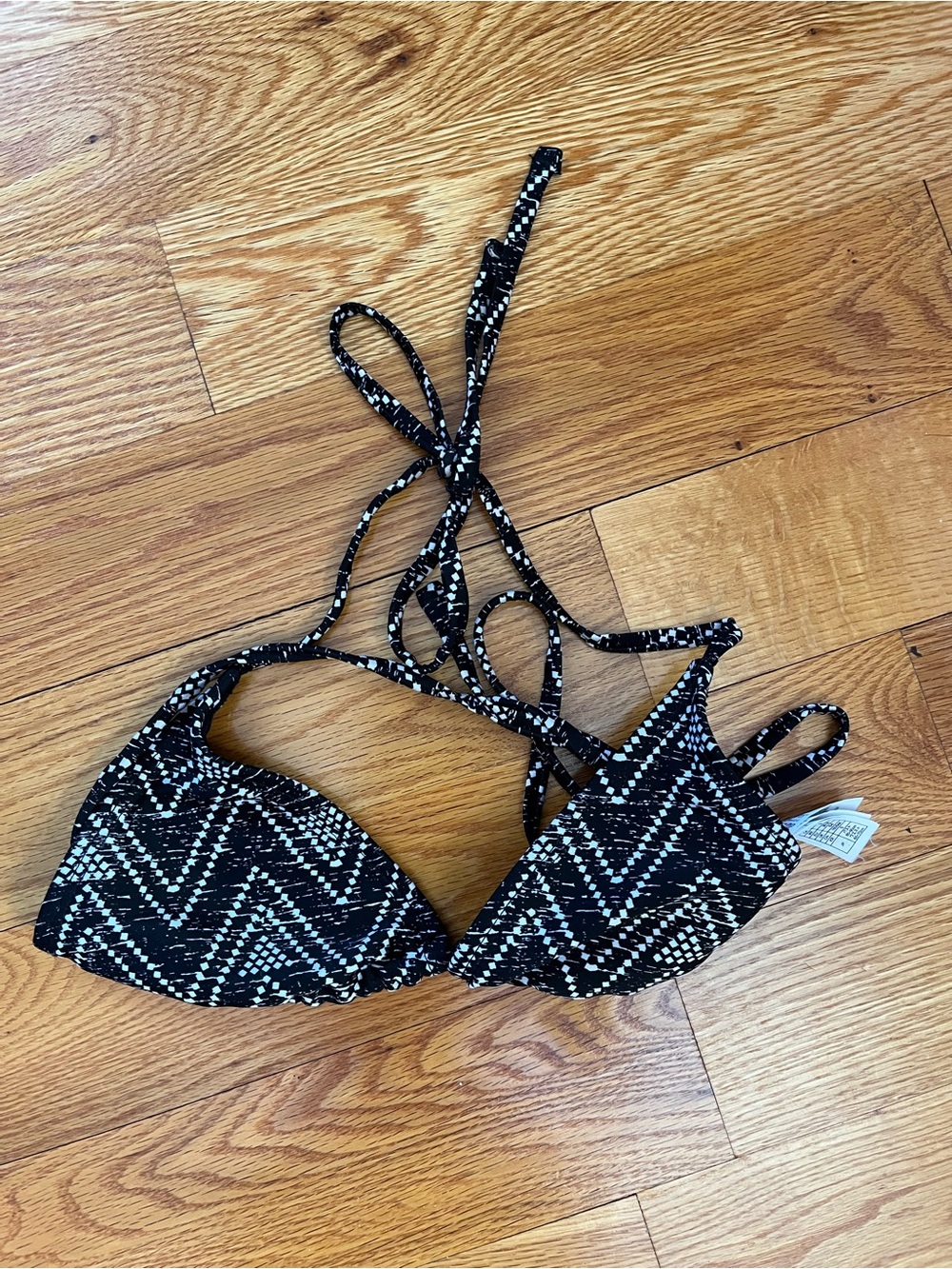 Forever 21 Black and White Zigzag Triangle Bikini Top